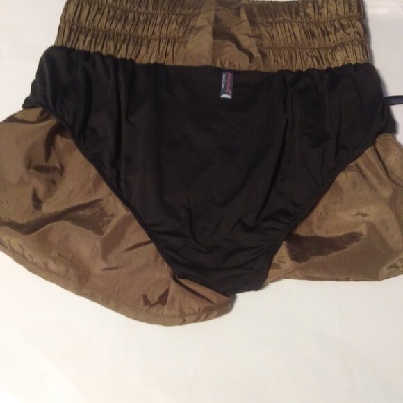 NWT FP movement The way home shorts  size Large army color  built in briefs - Picture 7 of 16